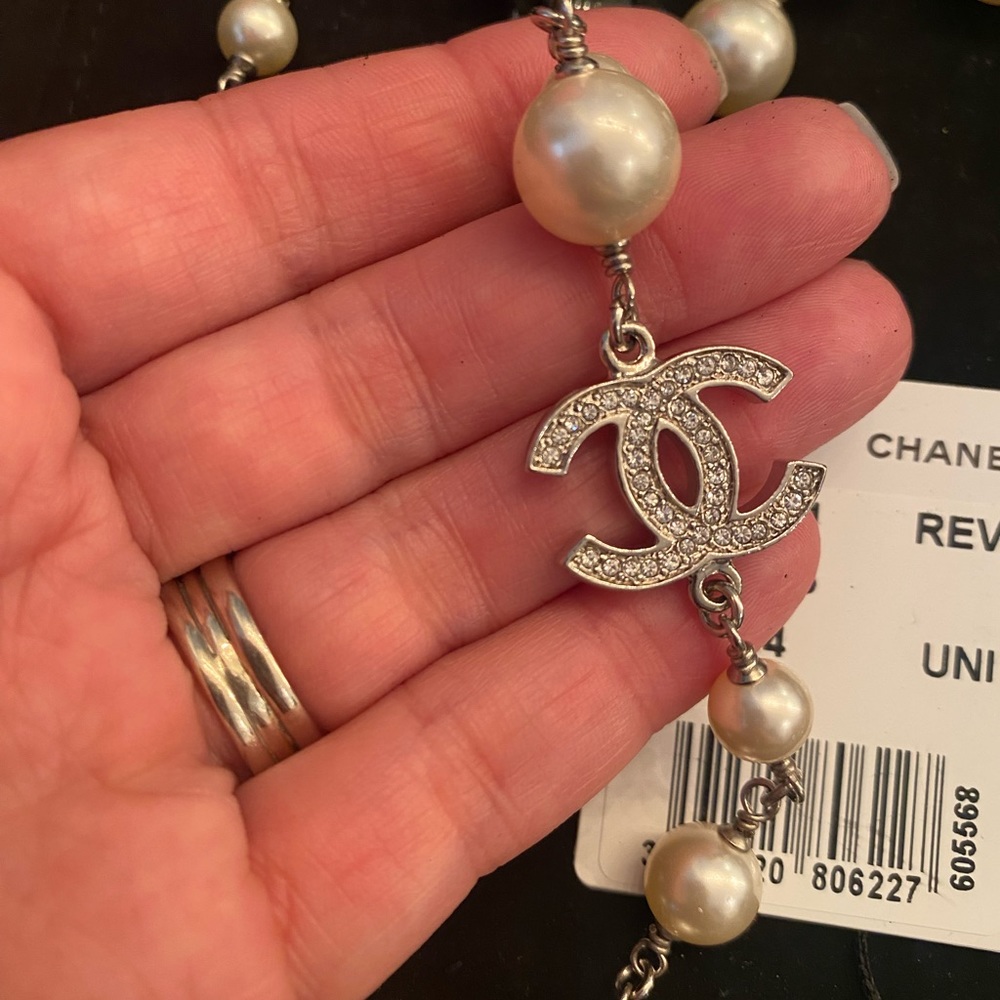 Authentic Chanel 5 CC Silver/Pearly White Necklace - Picture 2 of 5